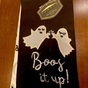 NWT Set of 2 Halloween Kitchen Towels